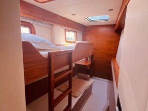 cabina doble catamaran Sunreef 62 San Blas camas individuales navegacion grupo