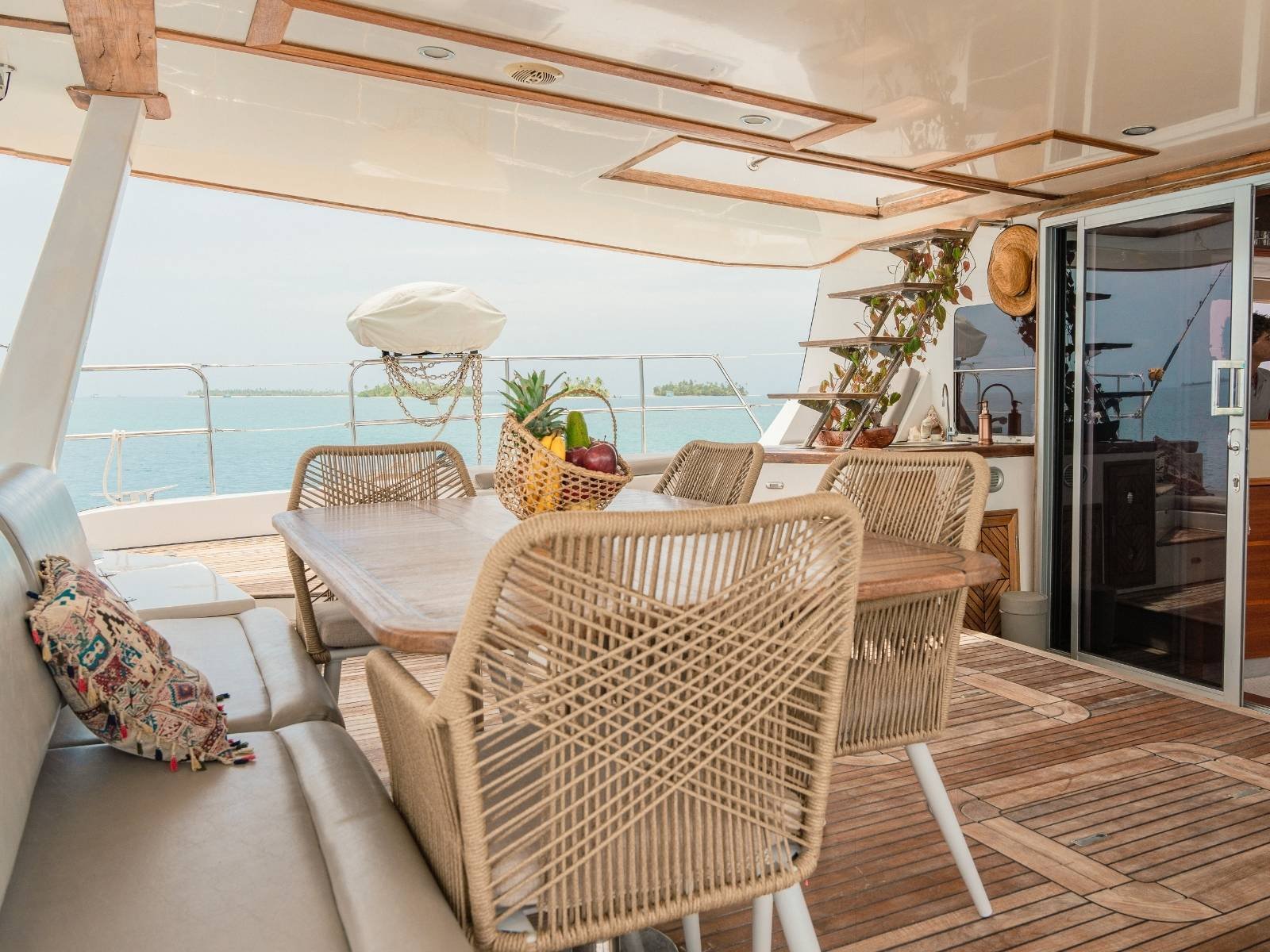 terraza catamaran Sunreef 62 San Blas zona exterior relax Caribe vista al mar