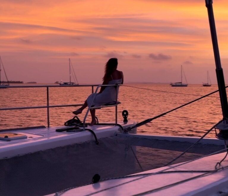 atardecer catamaran Sunreef 62 San Blas experiencia romantica Caribe navegacion