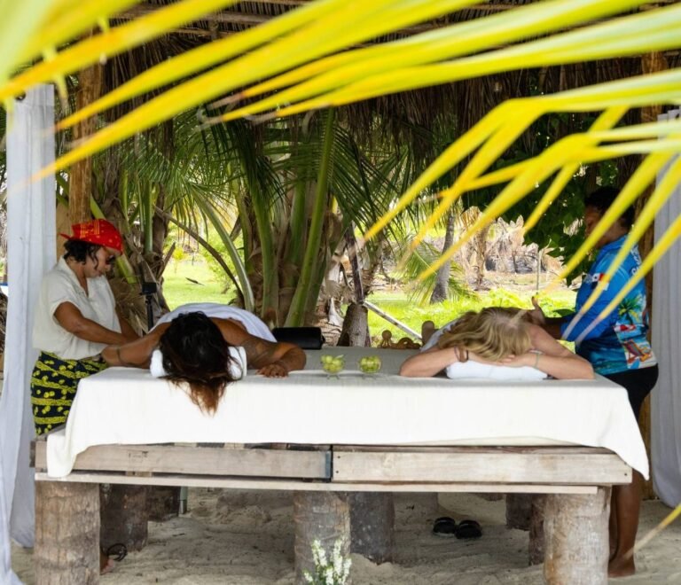 Couples massage by the sea in Dutch Cays San Blas Panama