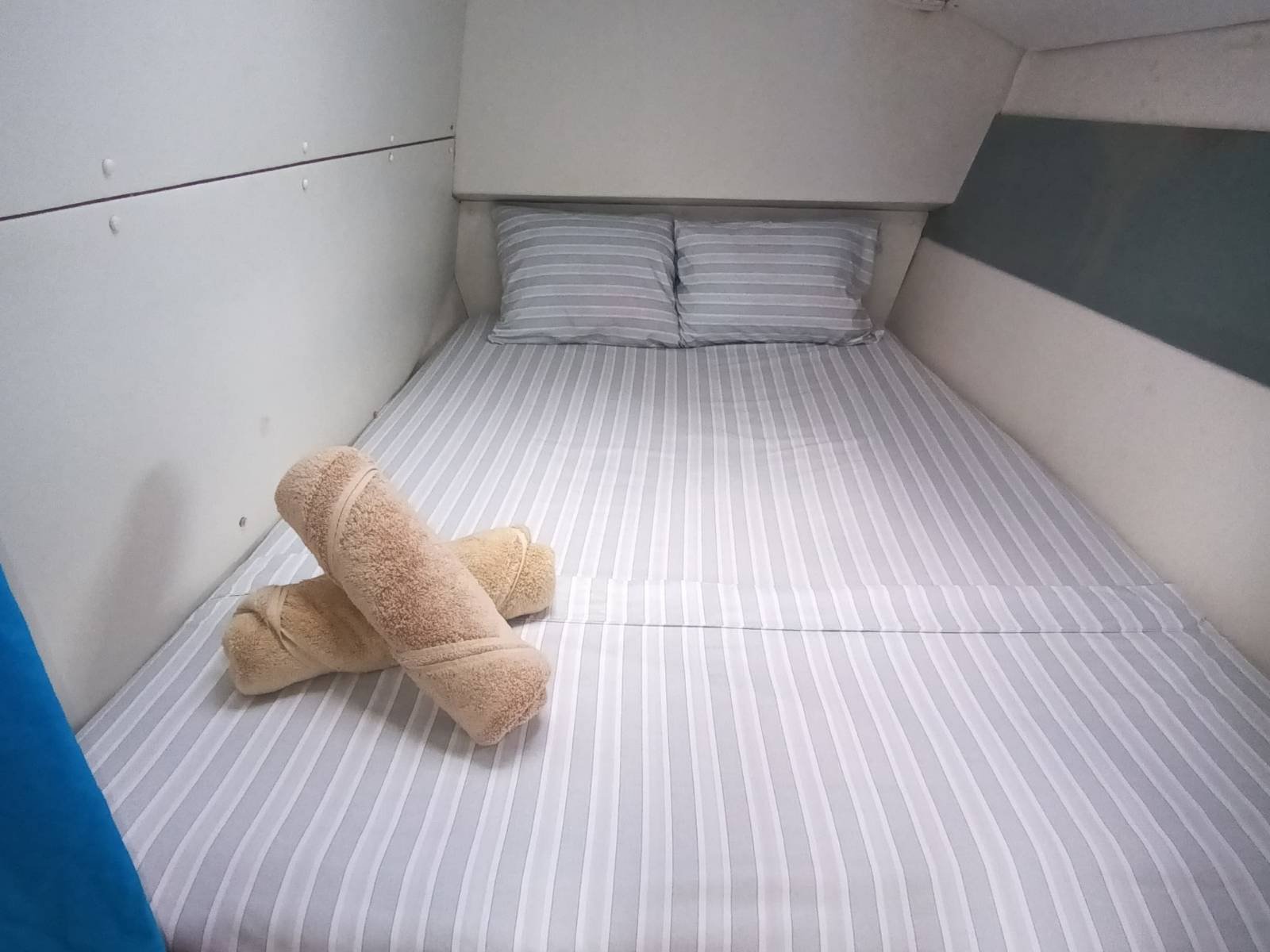 Comfortable double cabin inside Lagoon 37 catamaran in San Blas with fresh linen