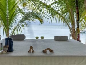 Oceanfront relaxation area with sea view in Dutch Cays San Blas