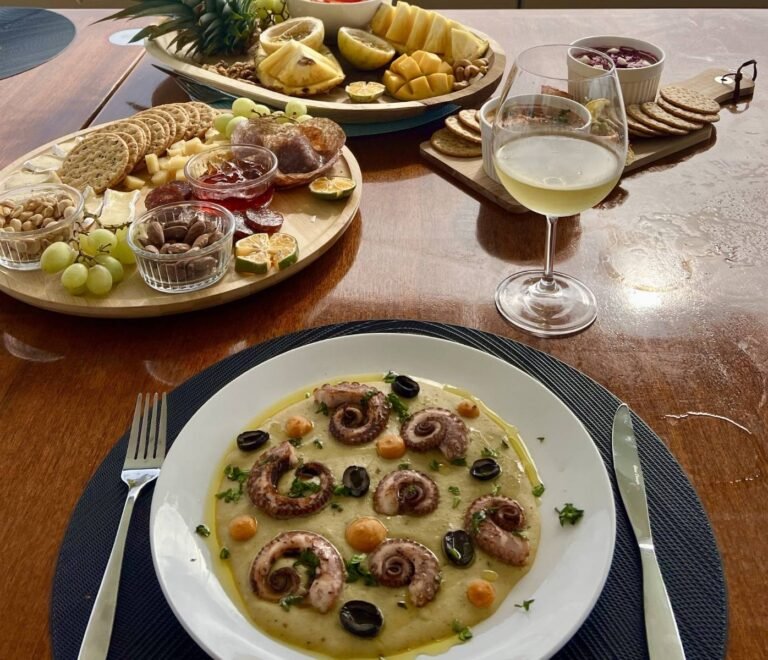 Gourmet appetizers and wine onboard Ipanema 58 catamaran in San Blas
