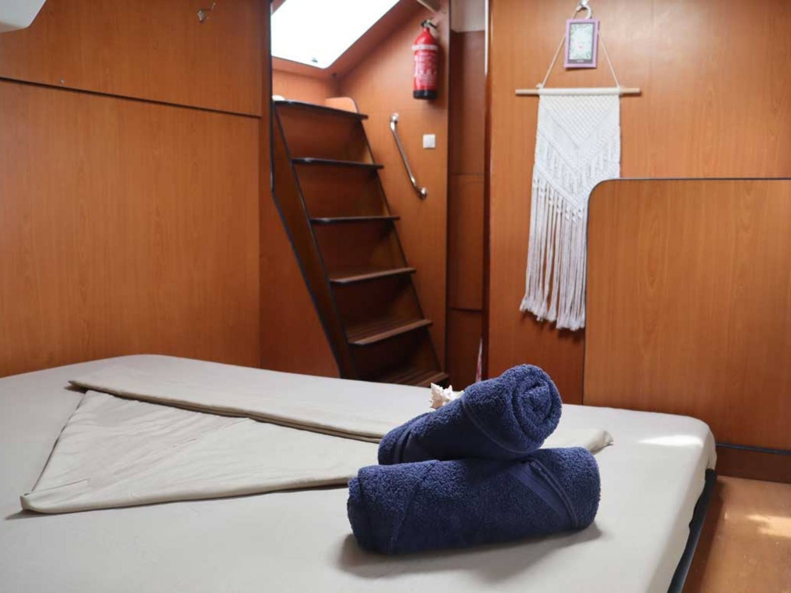 King cabin with ensuite bathroom onboard Lagoon 57 catamaran in San Blas